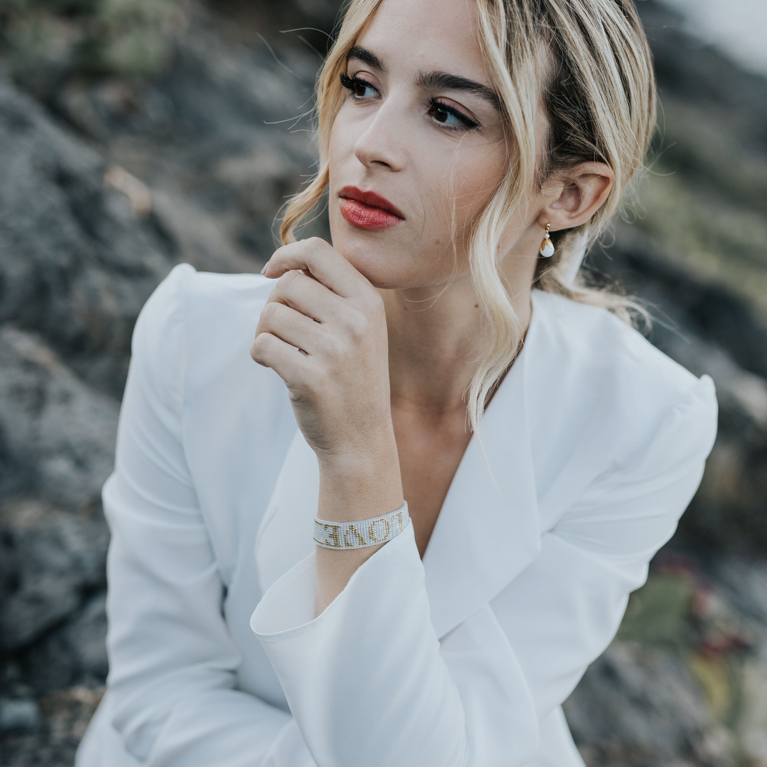 Bracelet blanc et or en perles de Miyuki