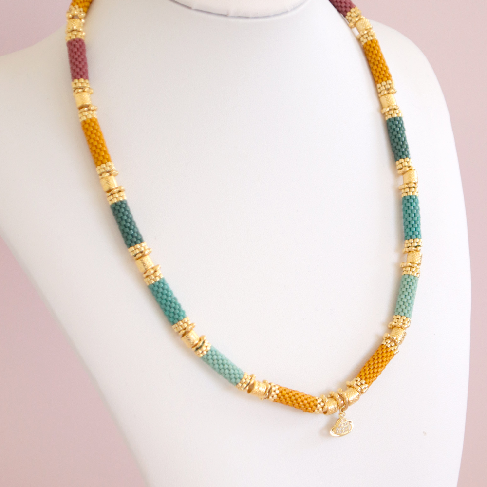 Collier coloré en perles de Miyuki